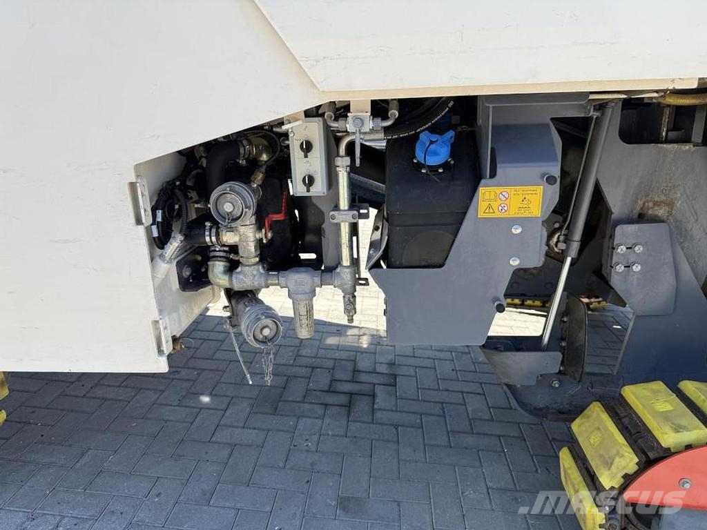 Wirtgen W 130 CFi Asphalt cold milling machines