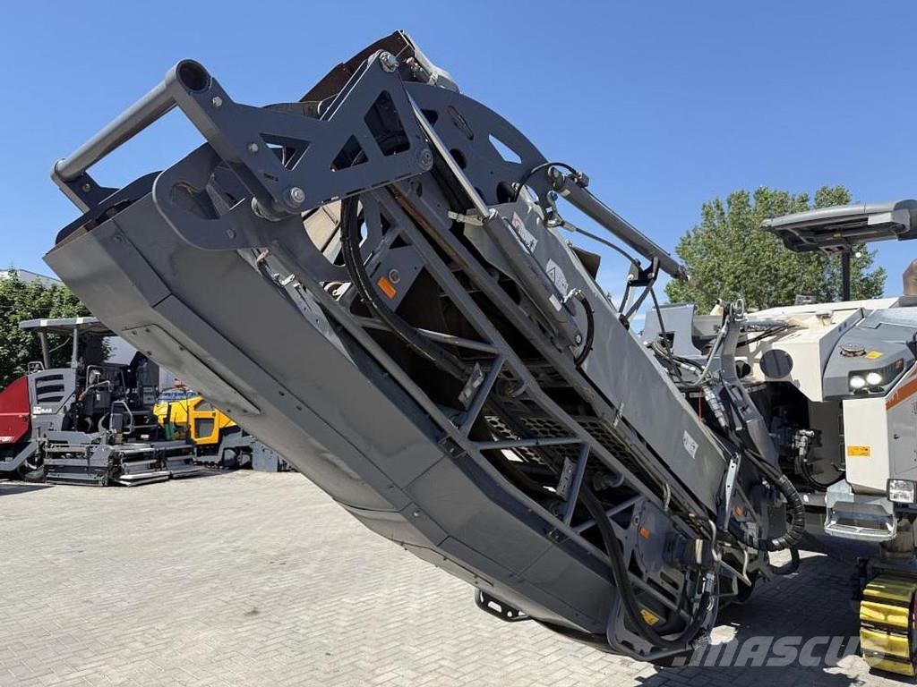Wirtgen W 130 CFi Asphalt cold milling machines