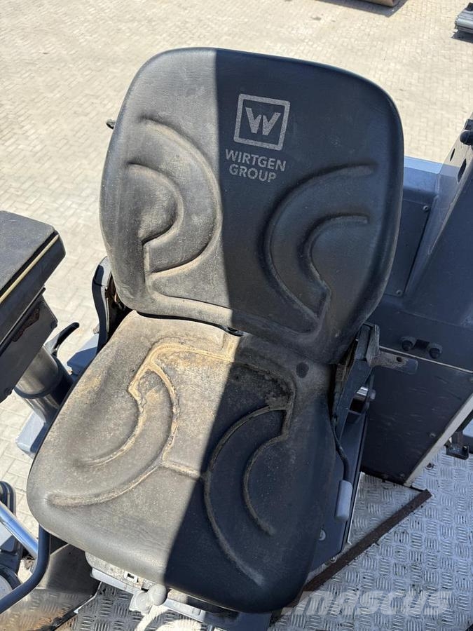 Wirtgen W 130 CFi Asphalt cold milling machines