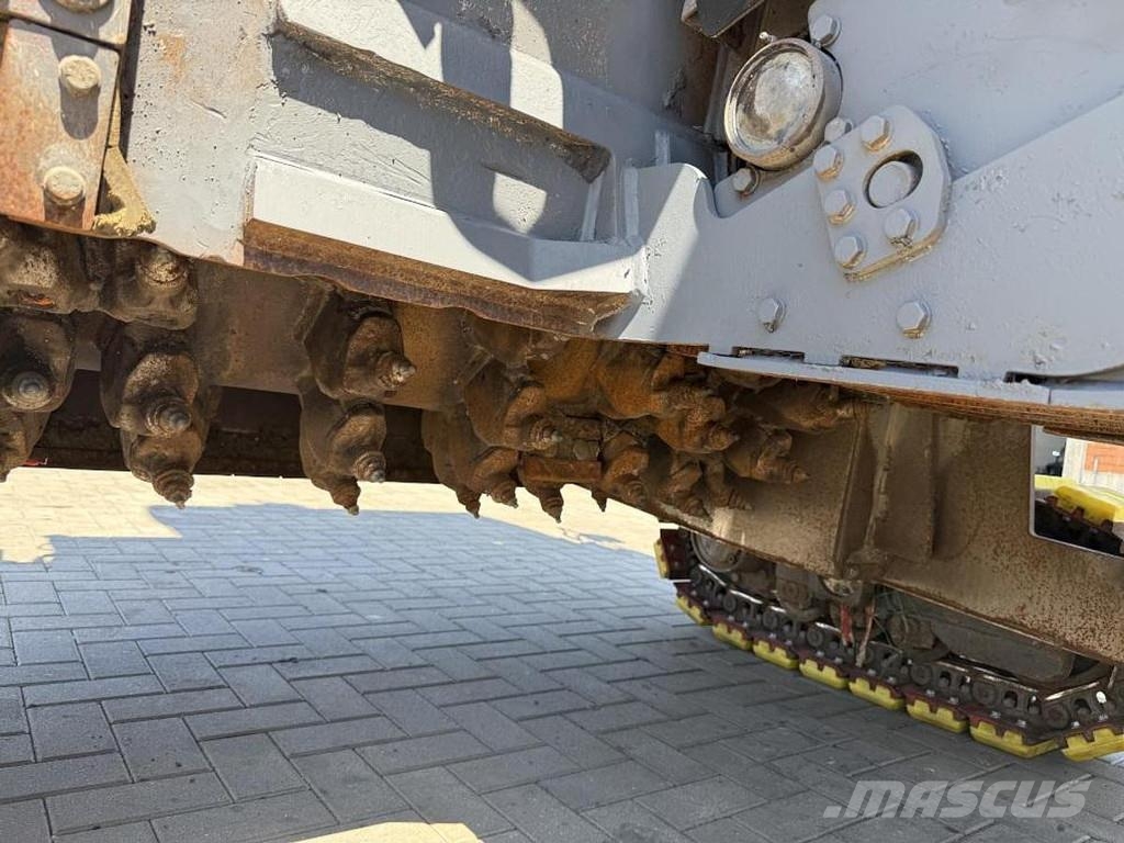 Wirtgen W 130 CFi Asphalt cold milling machines