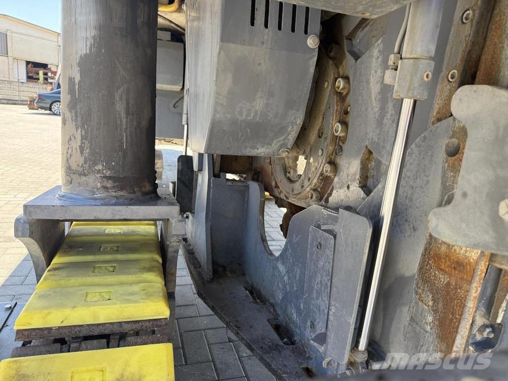 Wirtgen W 130 CFi Asphalt cold milling machines