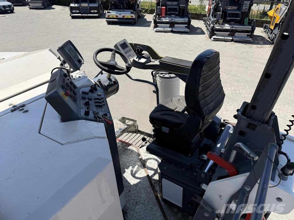 Wirtgen W 130 CFi Asphalt cold milling machines