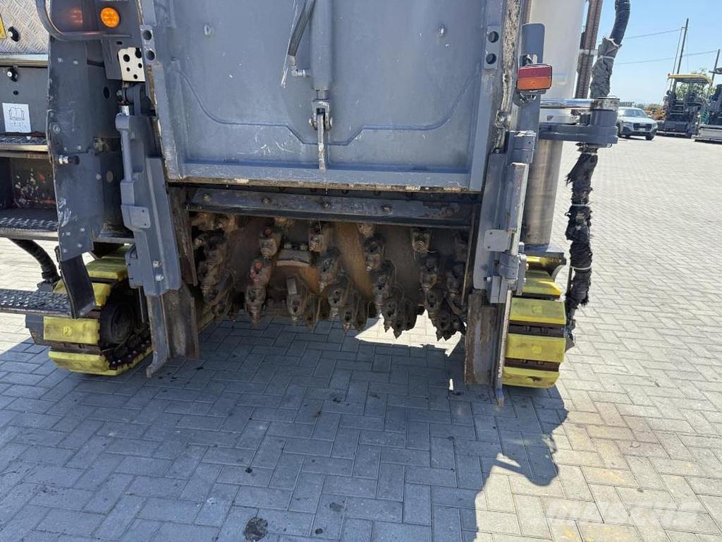 Wirtgen W 130 CFi Asphalt cold milling machines