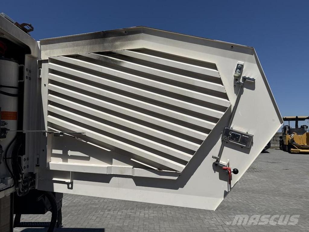 Wirtgen W 130 CFi Asphalt cold milling machines