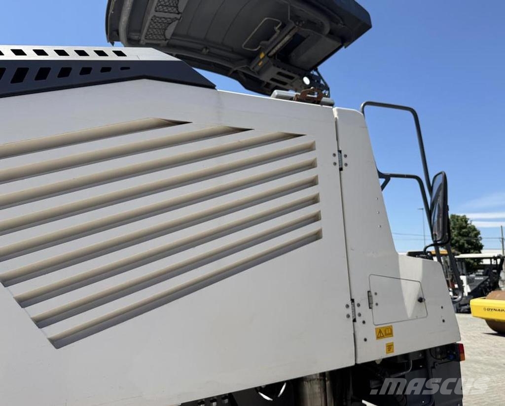 Wirtgen W 130 CFi Asphalt cold milling machines