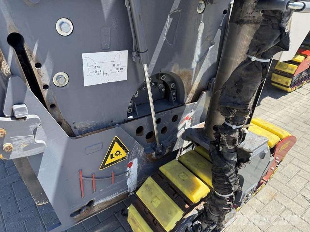 Wirtgen W 130 CFi Asphalt cold milling machines