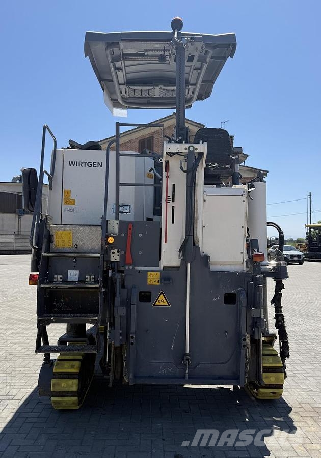 Wirtgen W 130 CFi Asphalt cold milling machines