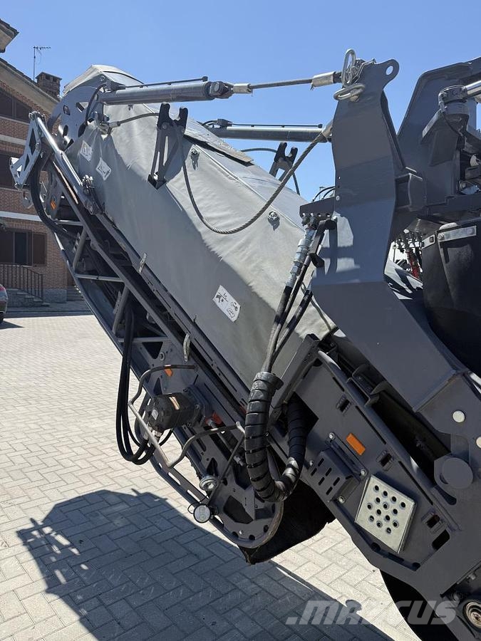 Wirtgen W 130 CFi Asphalt cold milling machines
