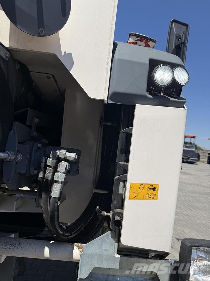Wirtgen W 130 CFi Asphalt cold milling machines