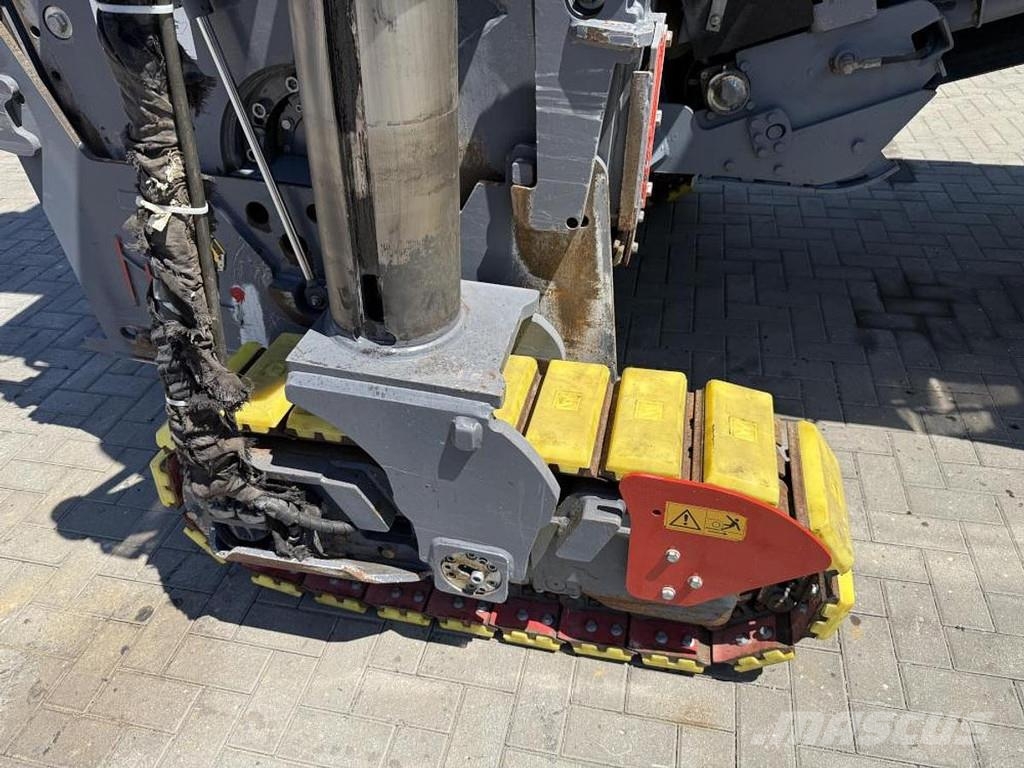 Wirtgen W 130 CFi Asphalt cold milling machines