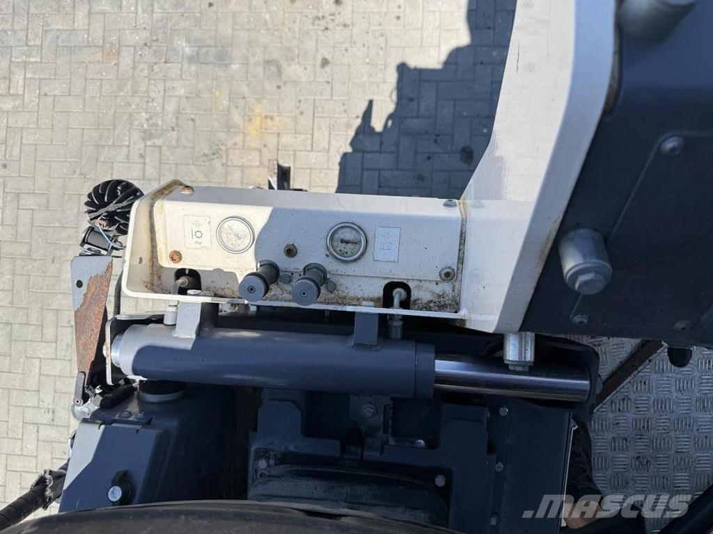 Wirtgen W 130 CFi Asphalt cold milling machines