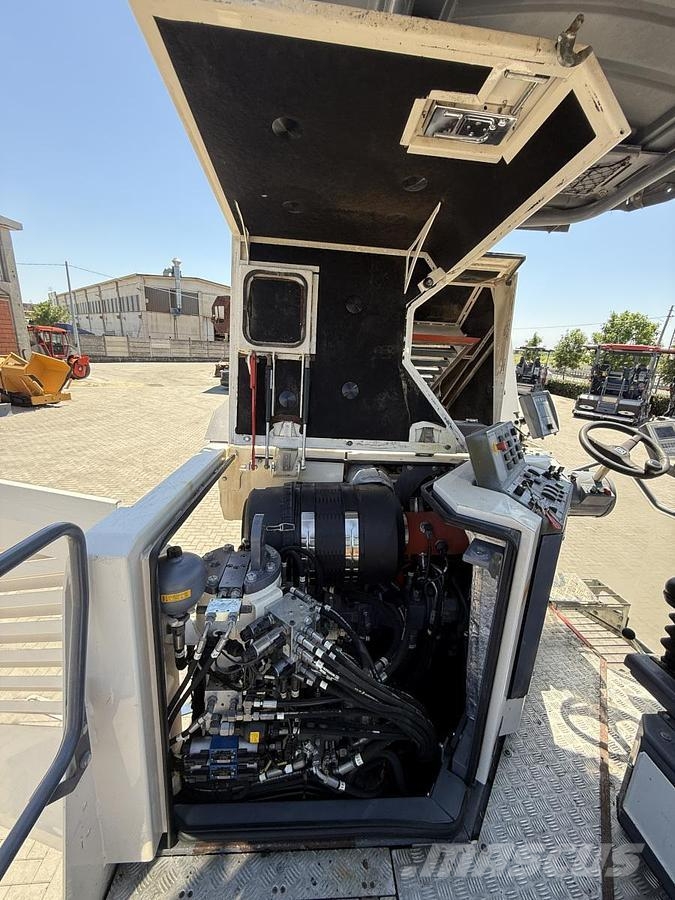 Wirtgen W 130 CFi Asphalt cold milling machines