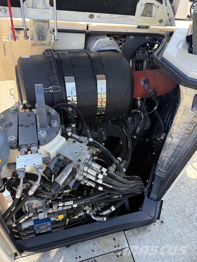 Wirtgen W 130 CFi Asphalt cold milling machines