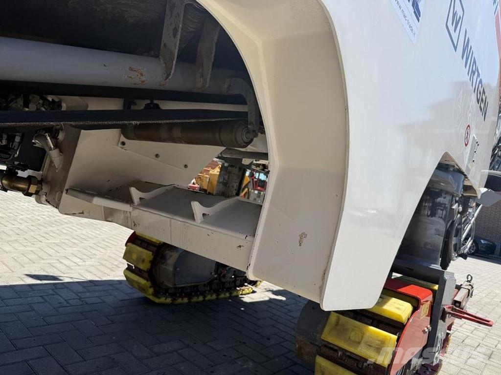 Wirtgen W 130 CFi Asphalt cold milling machines