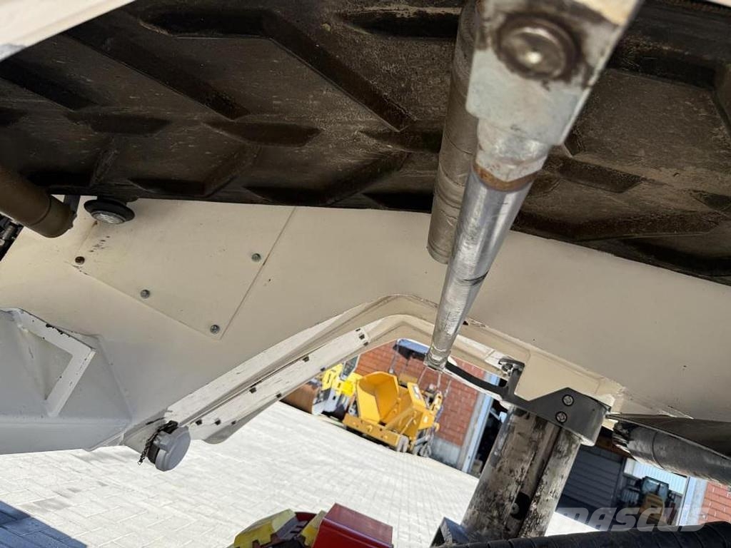 Wirtgen W 130 CFi Asphalt cold milling machines