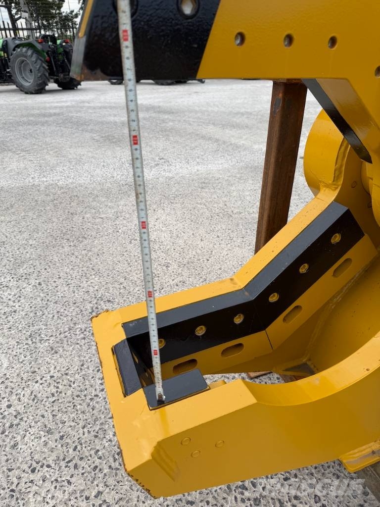  HW Metal Shear HW280 RT Machine weight 22 - 33 ton 破碎锤