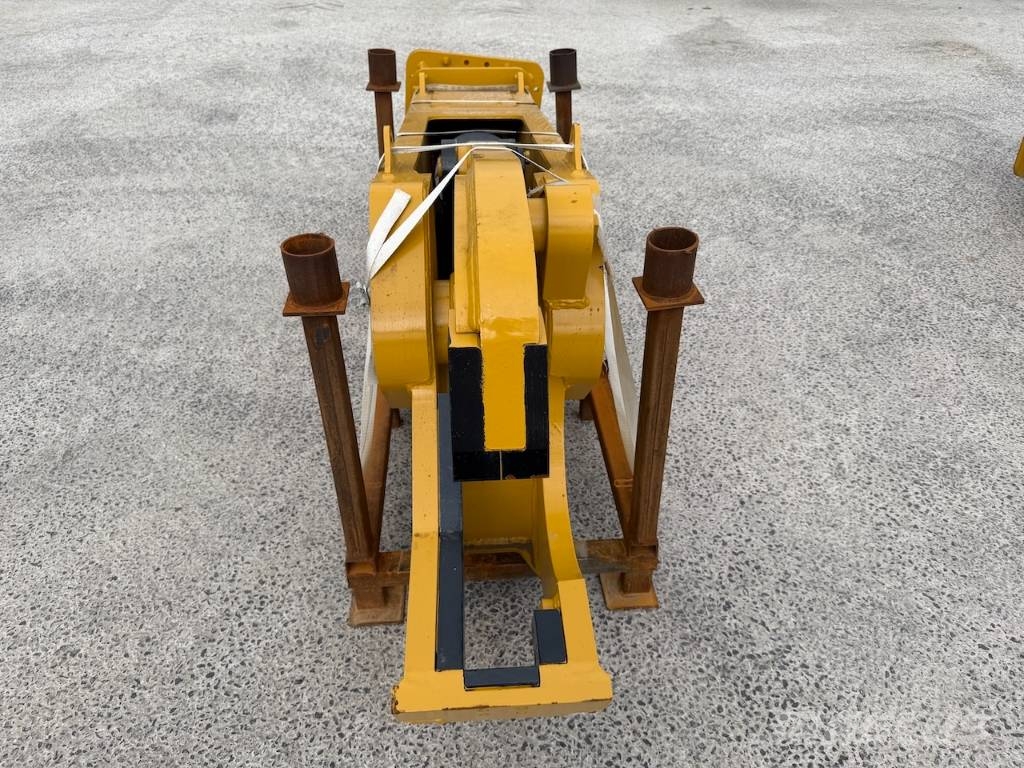  HW Metal Shear HW280 RT Machine weight 22 - 33 ton 破碎锤