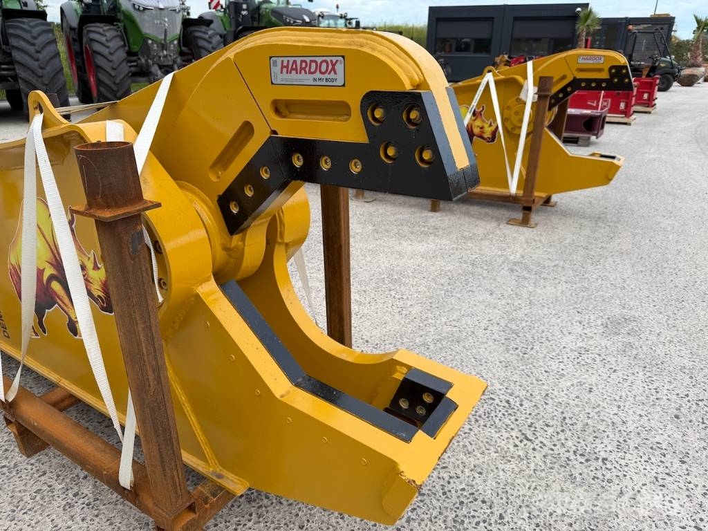  HW Metal Shear HW280 RT Machine weight 22 - 33 ton 破碎锤