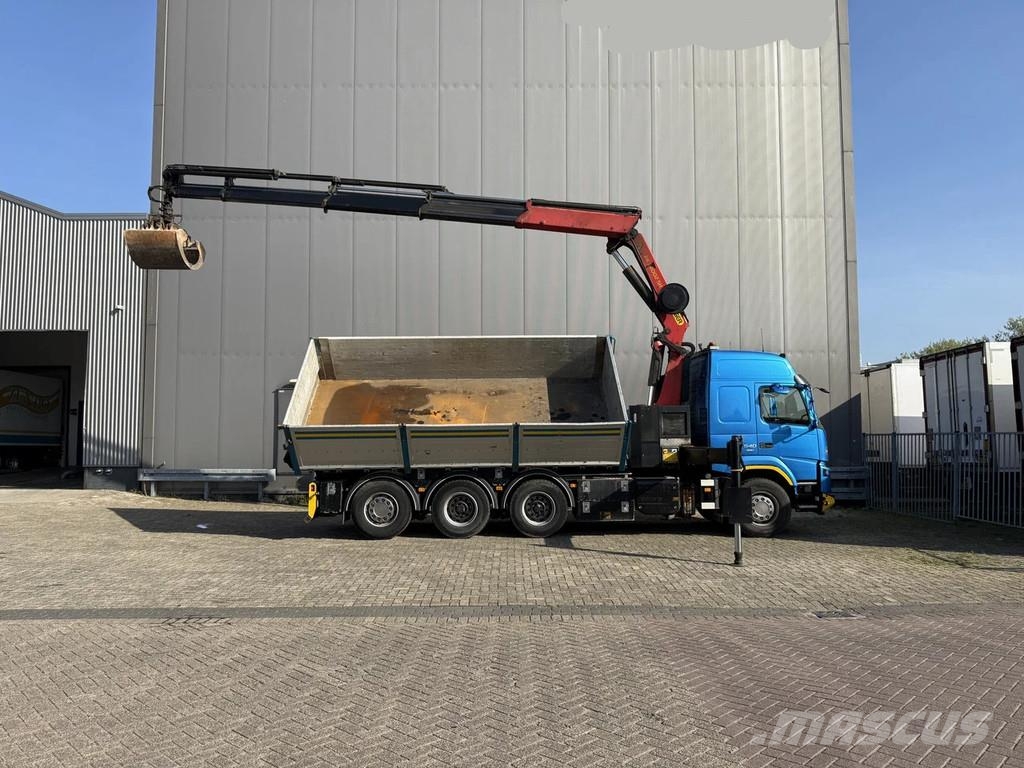 Volvo FMX 540 8X4 3-side tipper with Palfinger PK34000-S A/T 크레인