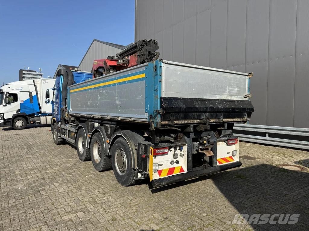 Volvo FMX 540 8X4 3-side tipper with Palfinger PK34000-S A/T 크레인