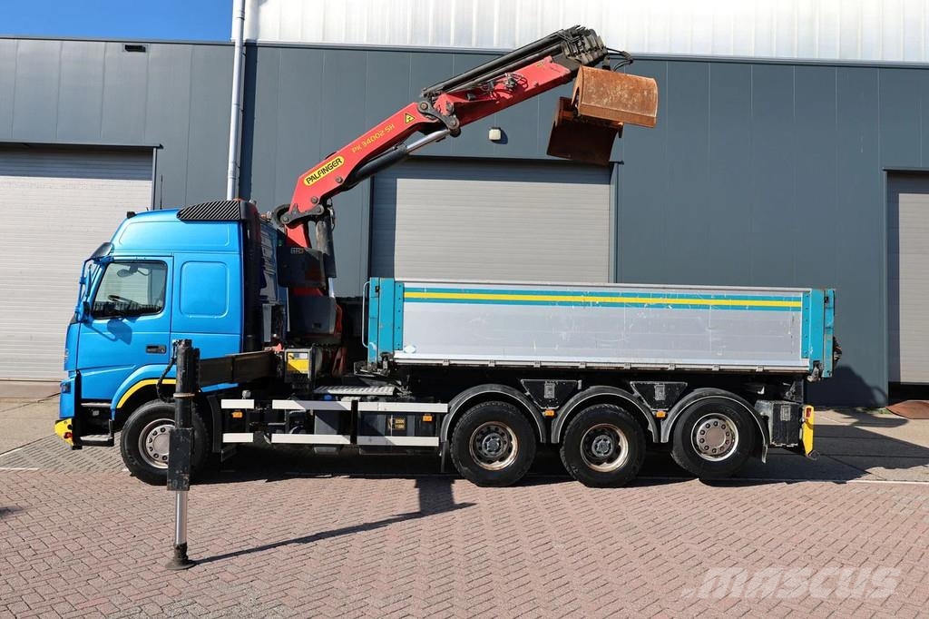 Volvo FMX 540 8X4 3-side tipper with Palfinger PK34000-S A/T 크레인