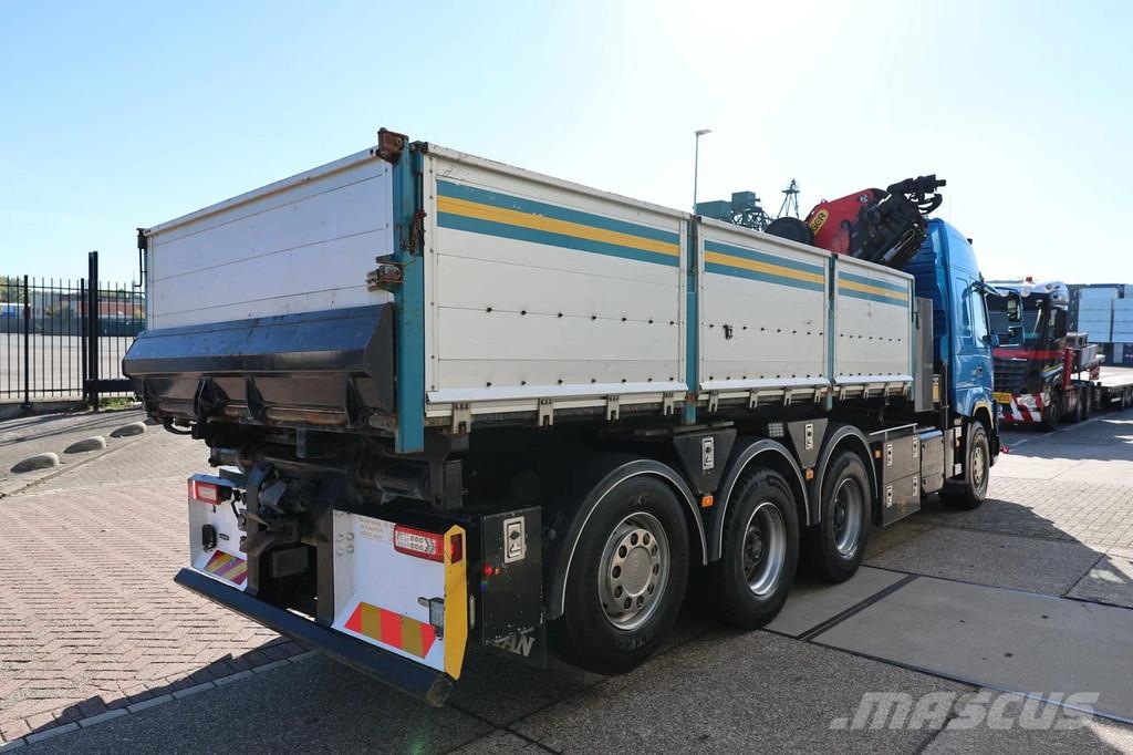 Volvo FMX 540 8X4 3-side tipper with Palfinger PK34000-S A/T 크레인