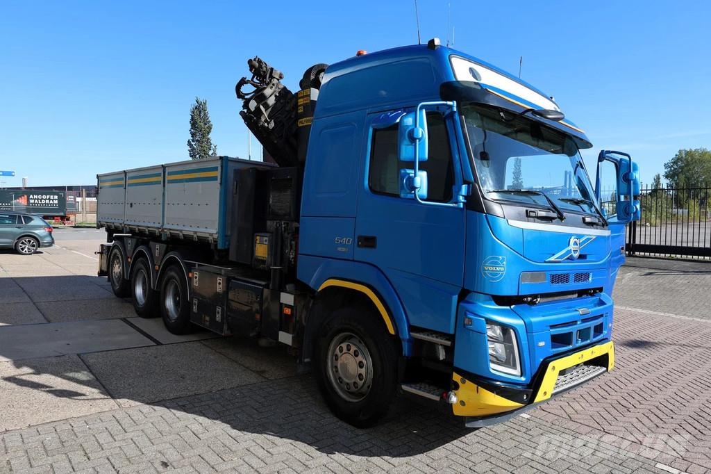 Volvo FMX 540 8X4 3-side tipper with Palfinger PK34000-S Gruas Todo terreno