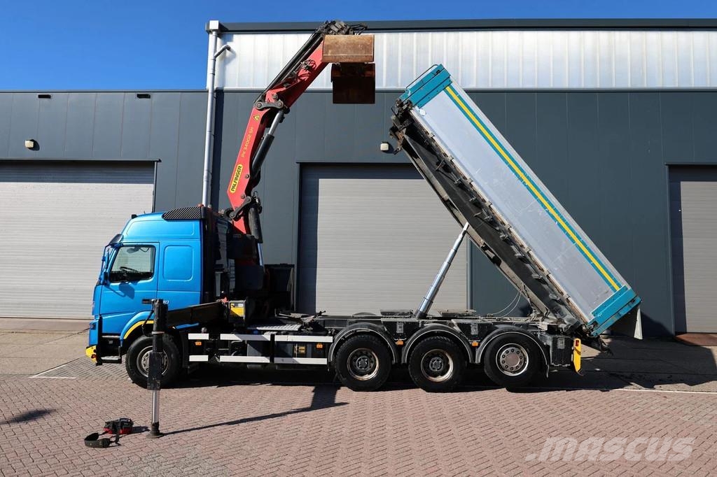 Volvo FMX 540 8X4 3-side tipper with Palfinger PK34000-S A/T 크레인