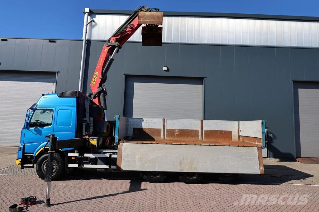 Volvo FMX 540 8X4 3-side tipper with Palfinger PK34000-S A/T 크레인