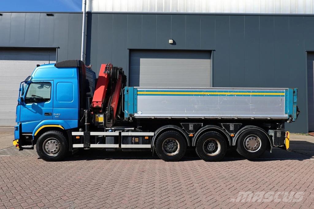 Volvo FMX 540 8X4 3-side tipper with Palfinger PK34000-S A/T 크레인