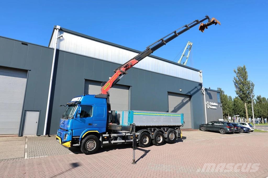 Volvo FMX 540 8X4 3-side tipper with Palfinger PK34000-S A/T 크레인