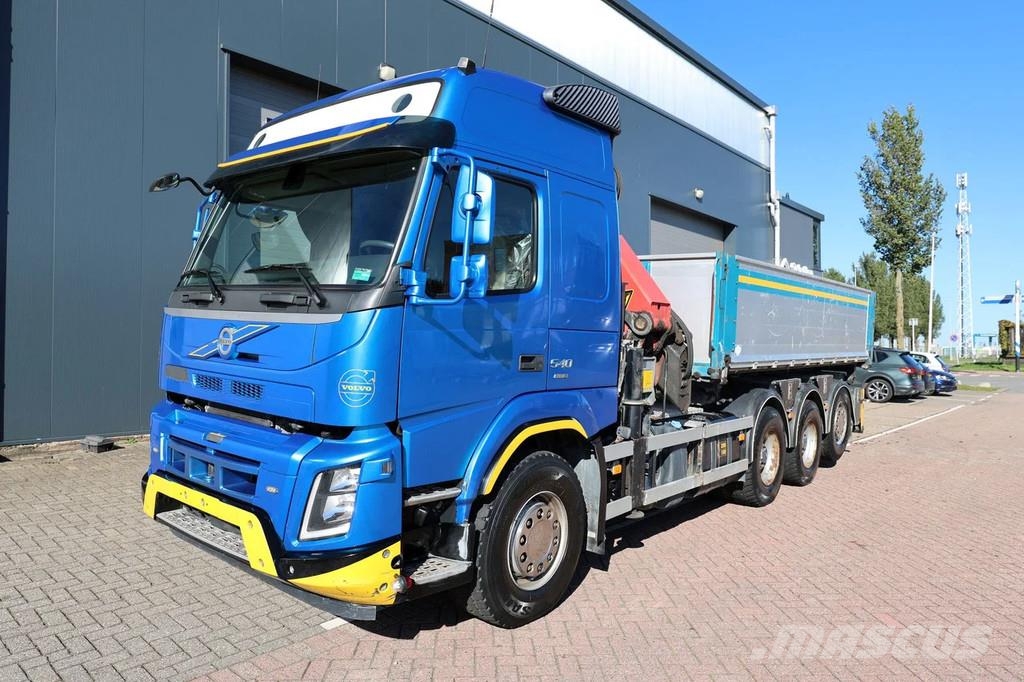 Volvo FMX 540 8X4 3-side tipper with Palfinger PK34000-S A/T 크레인