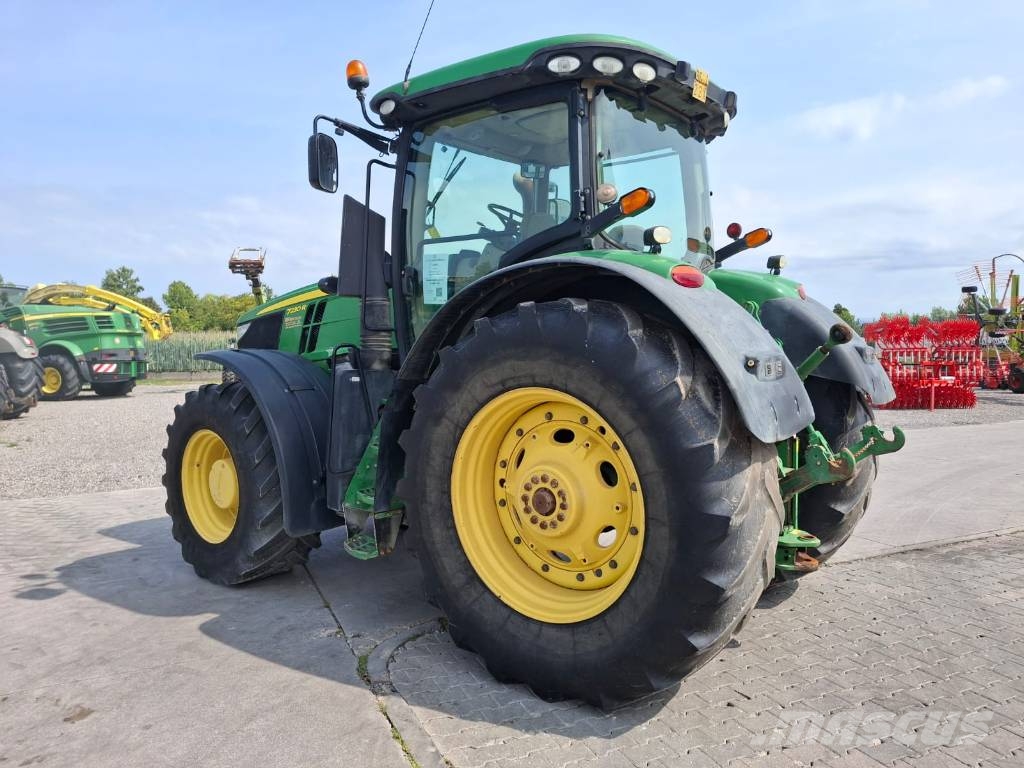 John Deere 7230 R Traktori