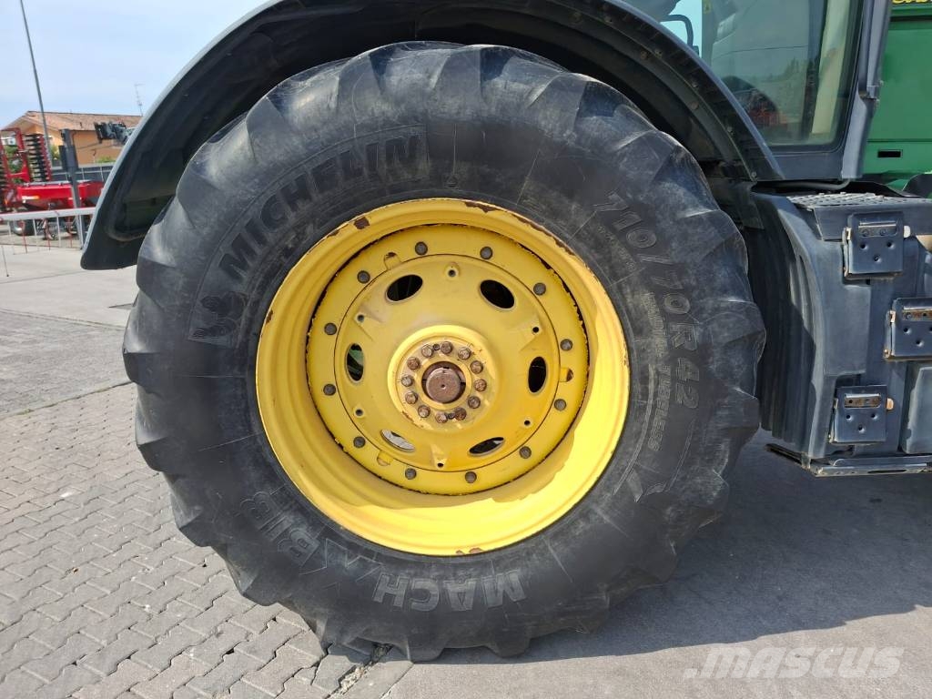 John Deere 7230 R Traktori