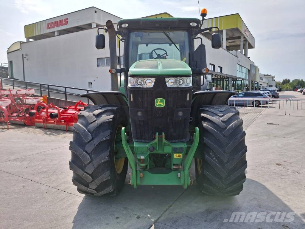 John Deere 7230 R Traktori