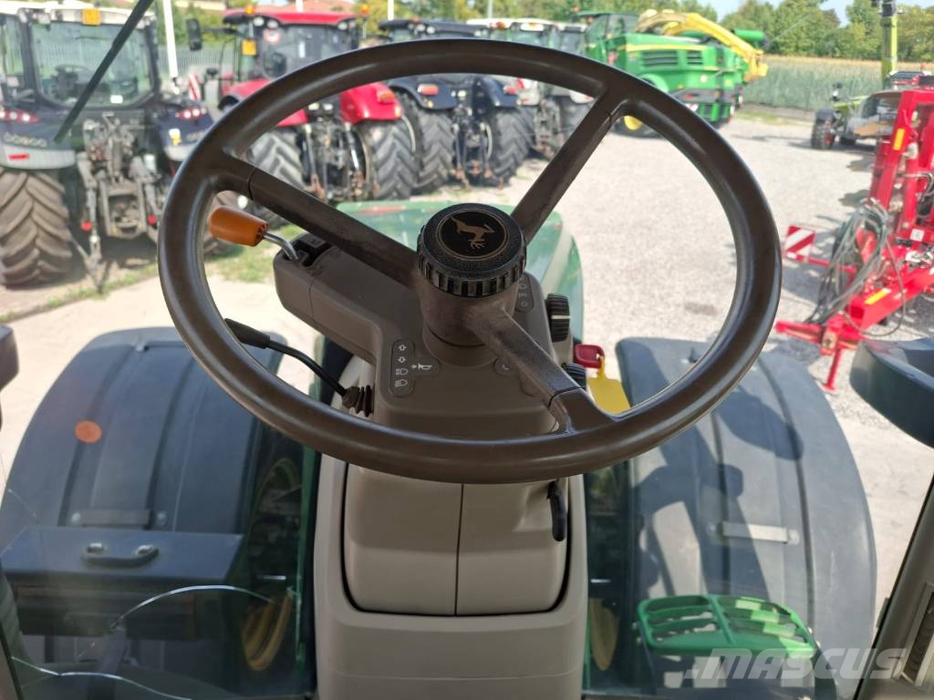 John Deere 7230 R Traktori