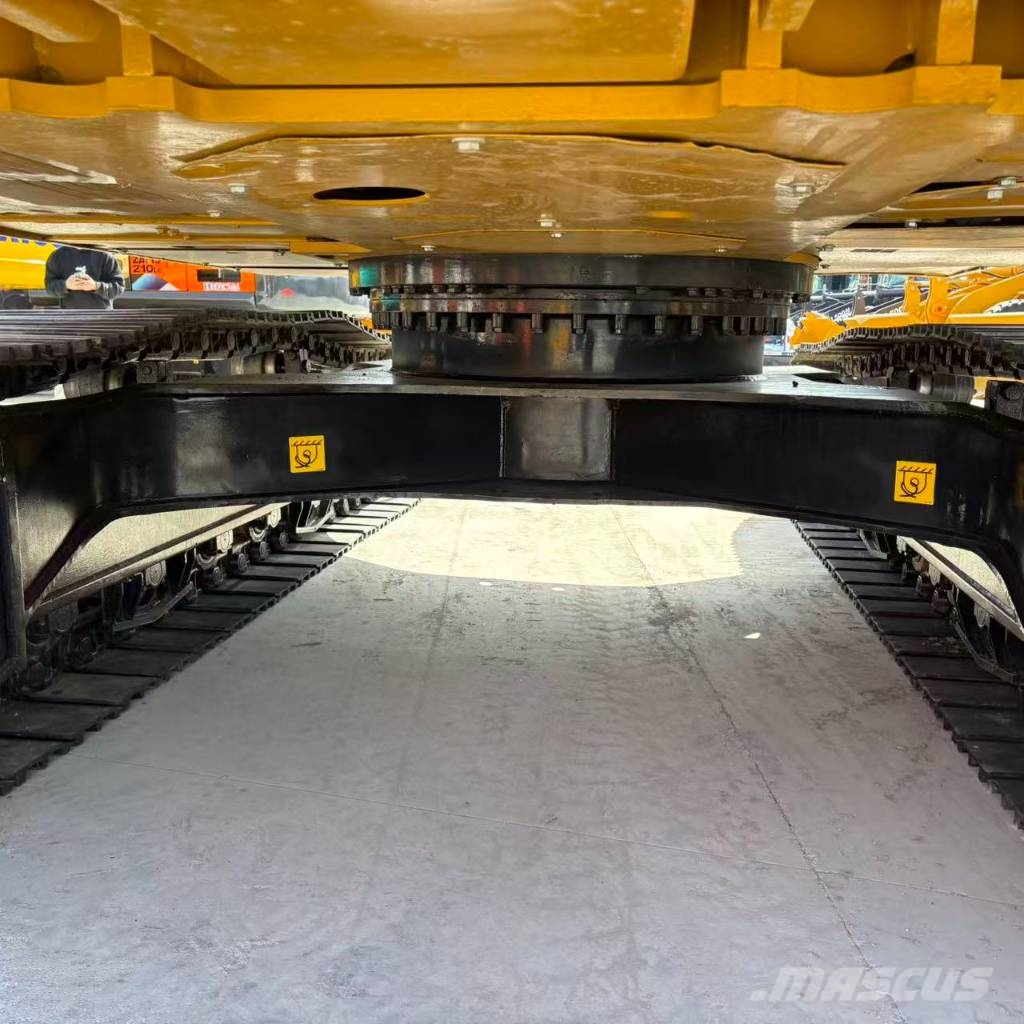 CAT 323 D 履带挖掘机