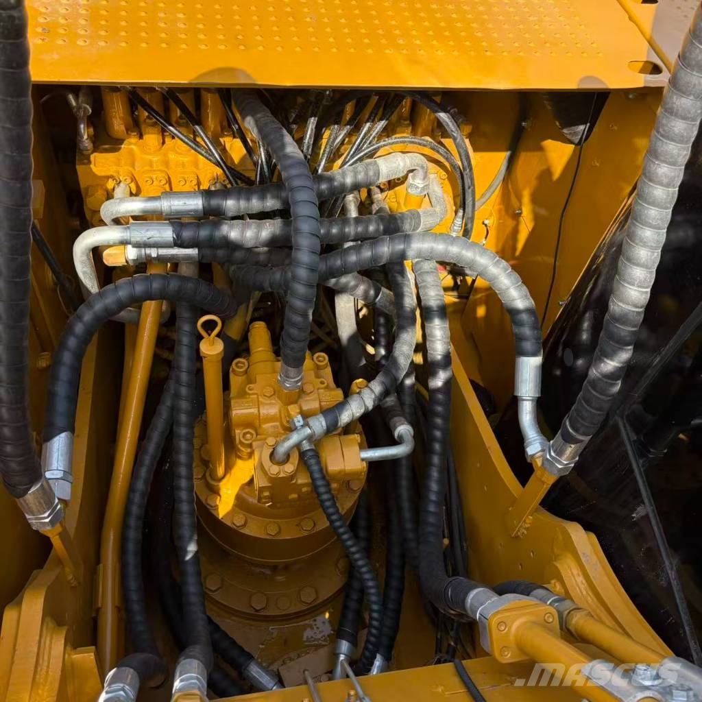 CAT 323 D 履带挖掘机