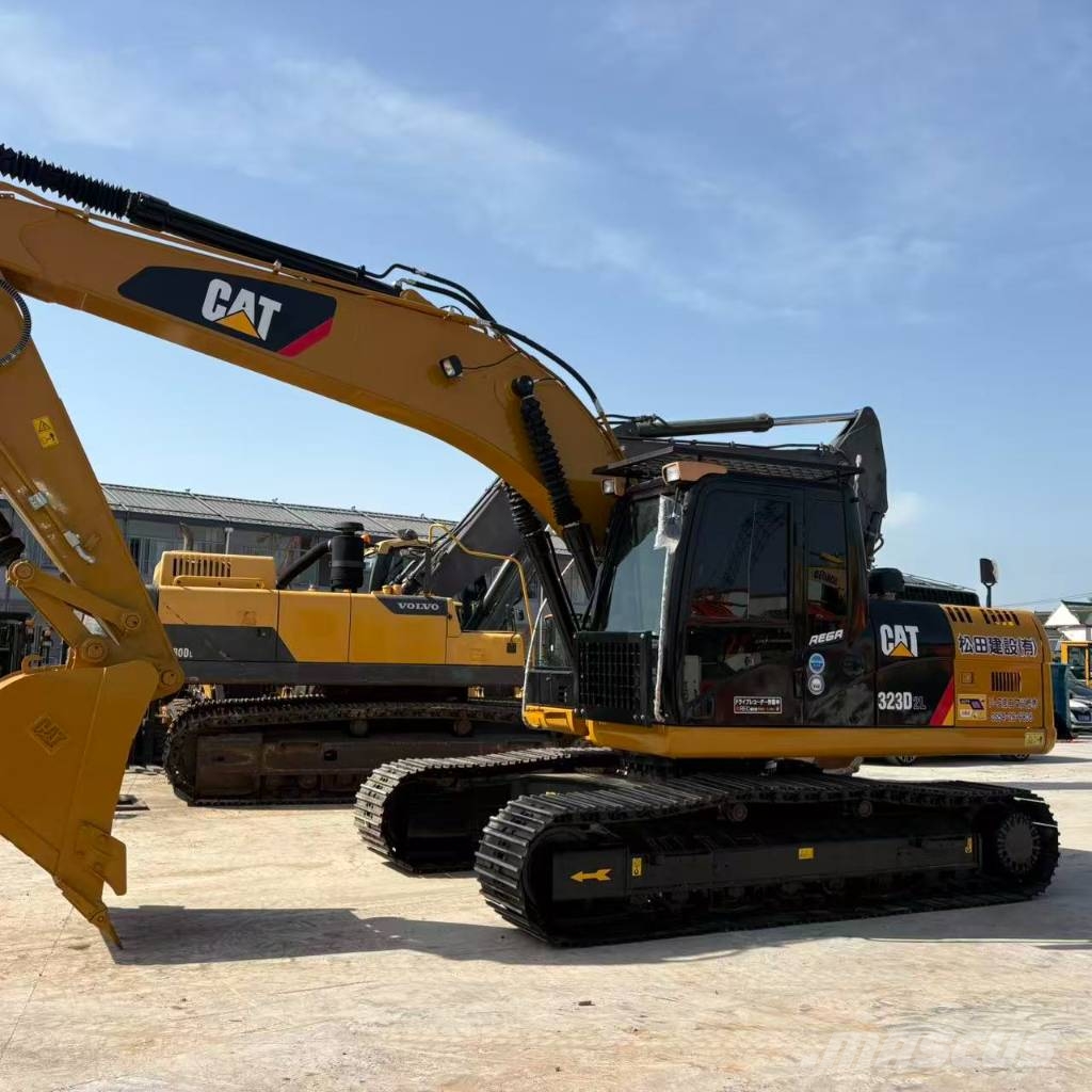 CAT 323 D 履带挖掘机