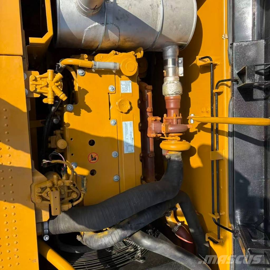 CAT 323 D 履带挖掘机