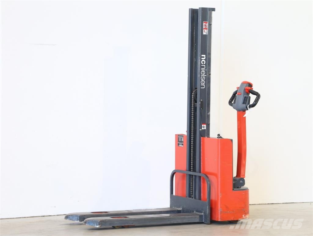 Linde MM10/1167-02 Meeloop stapelaar
