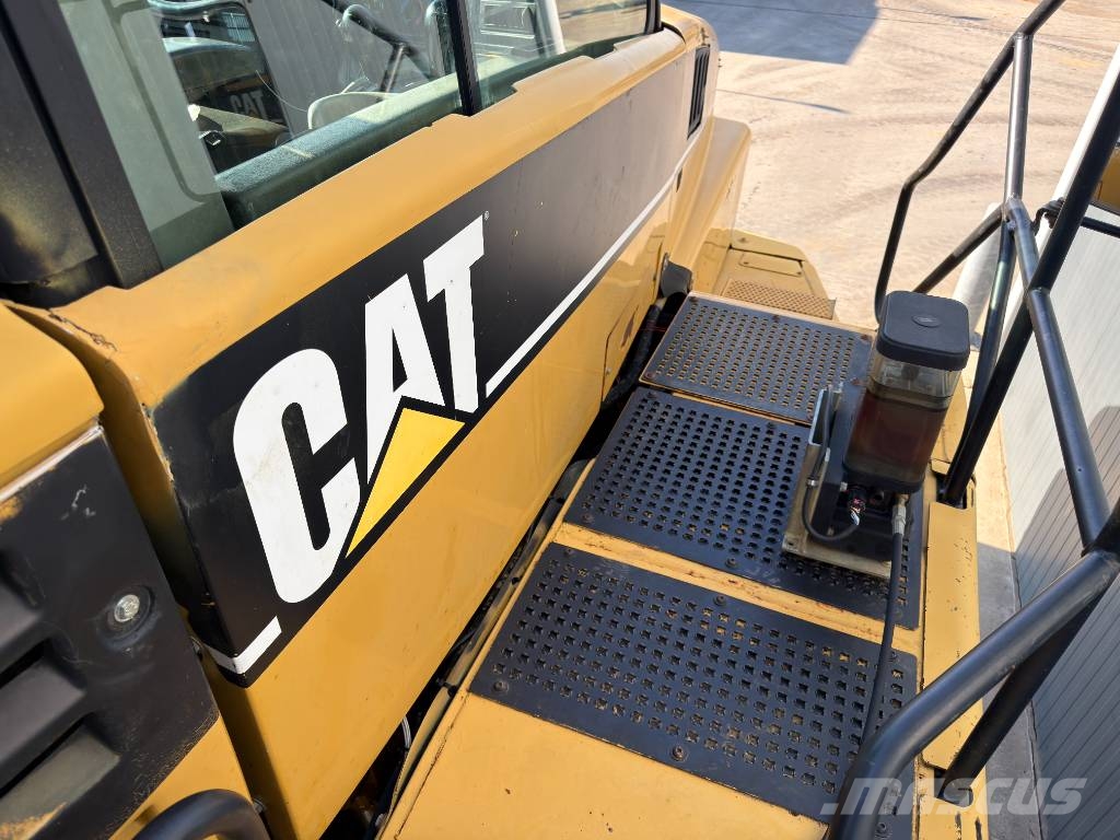 CAT 735 Knik dumptrucks