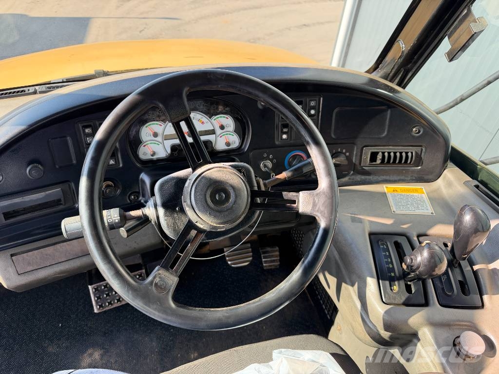 CAT 735 Knik dumptrucks