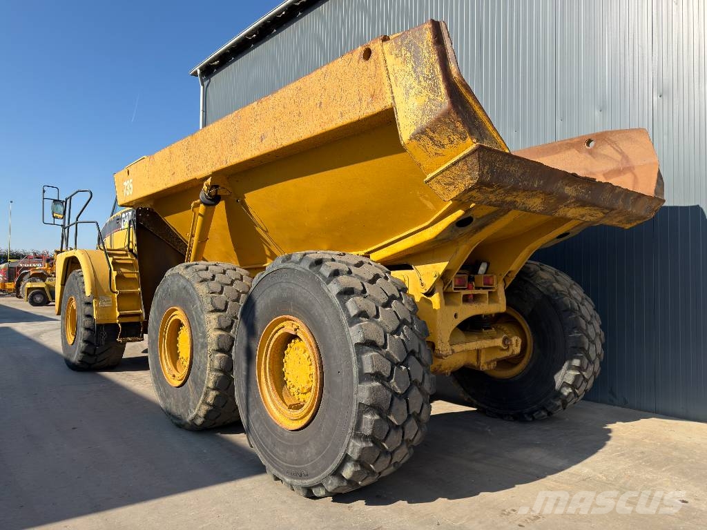 CAT 735 Knik dumptrucks