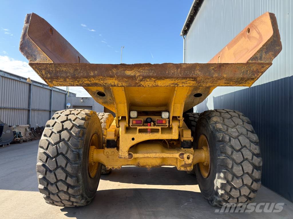 CAT 735 Knik dumptrucks