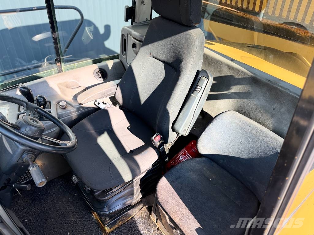 CAT 735 Knik dumptrucks