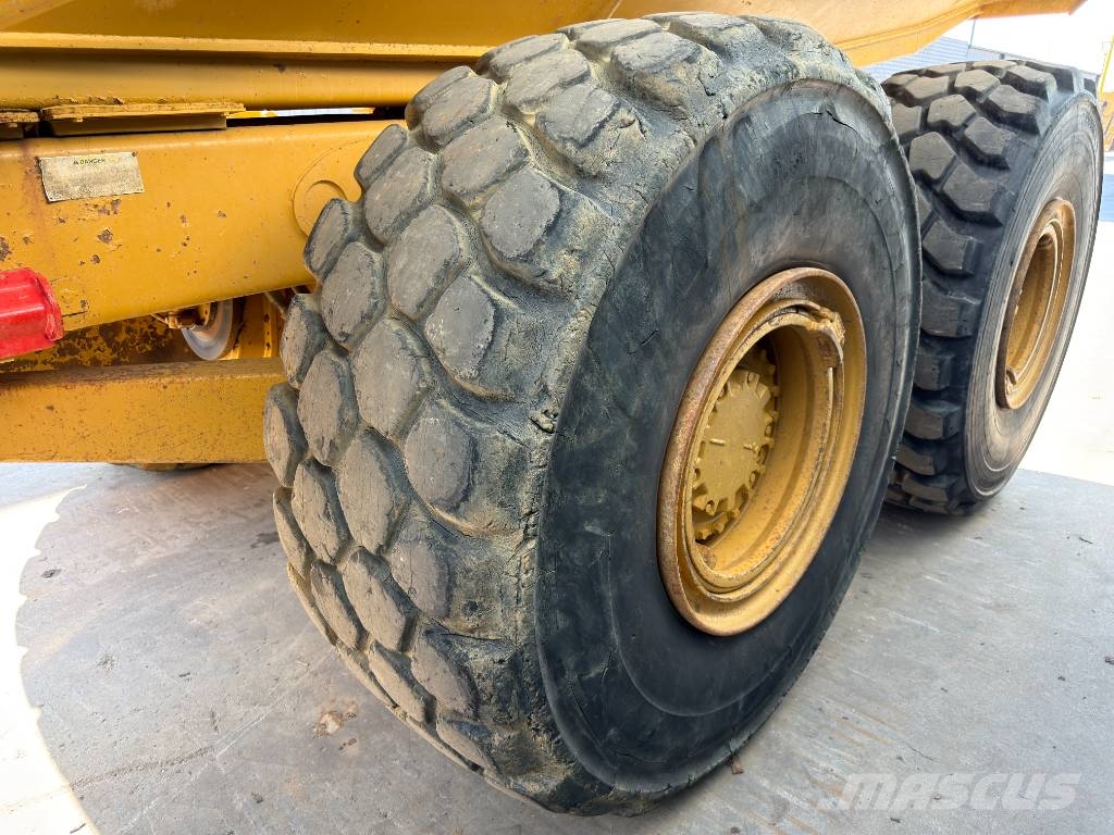 CAT 735 Knik dumptrucks