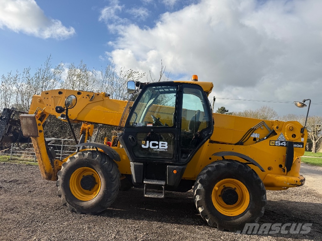 JCB 540-200 مناولات متداخلة