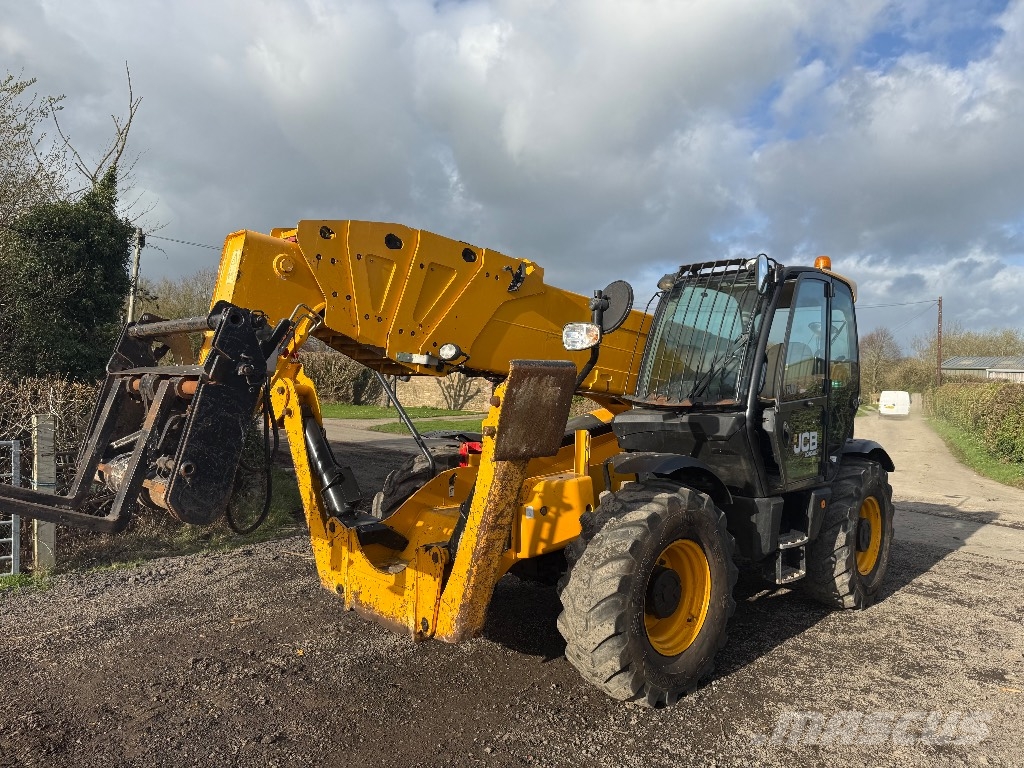 JCB 540-200 مناولات متداخلة