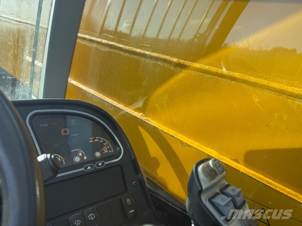 JCB 540-200 مناولات متداخلة